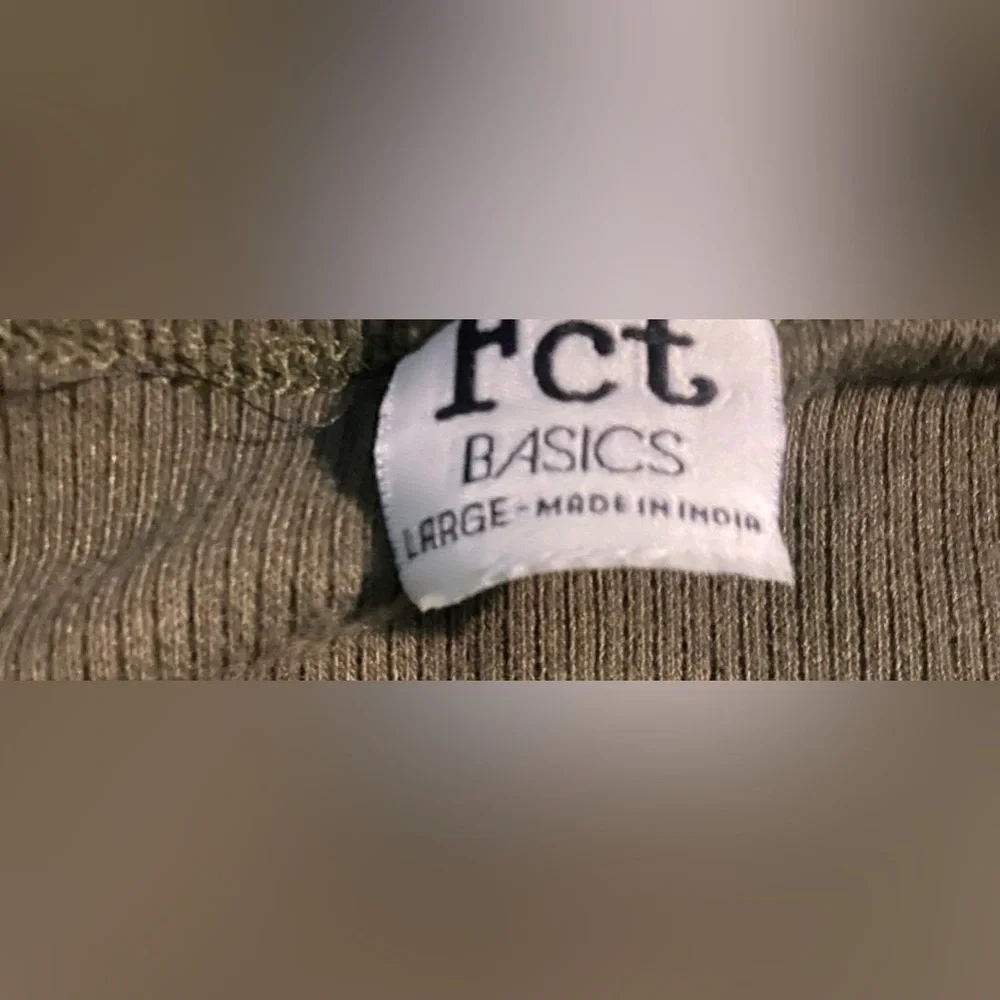 Olive green button top - Picture 3 of 3